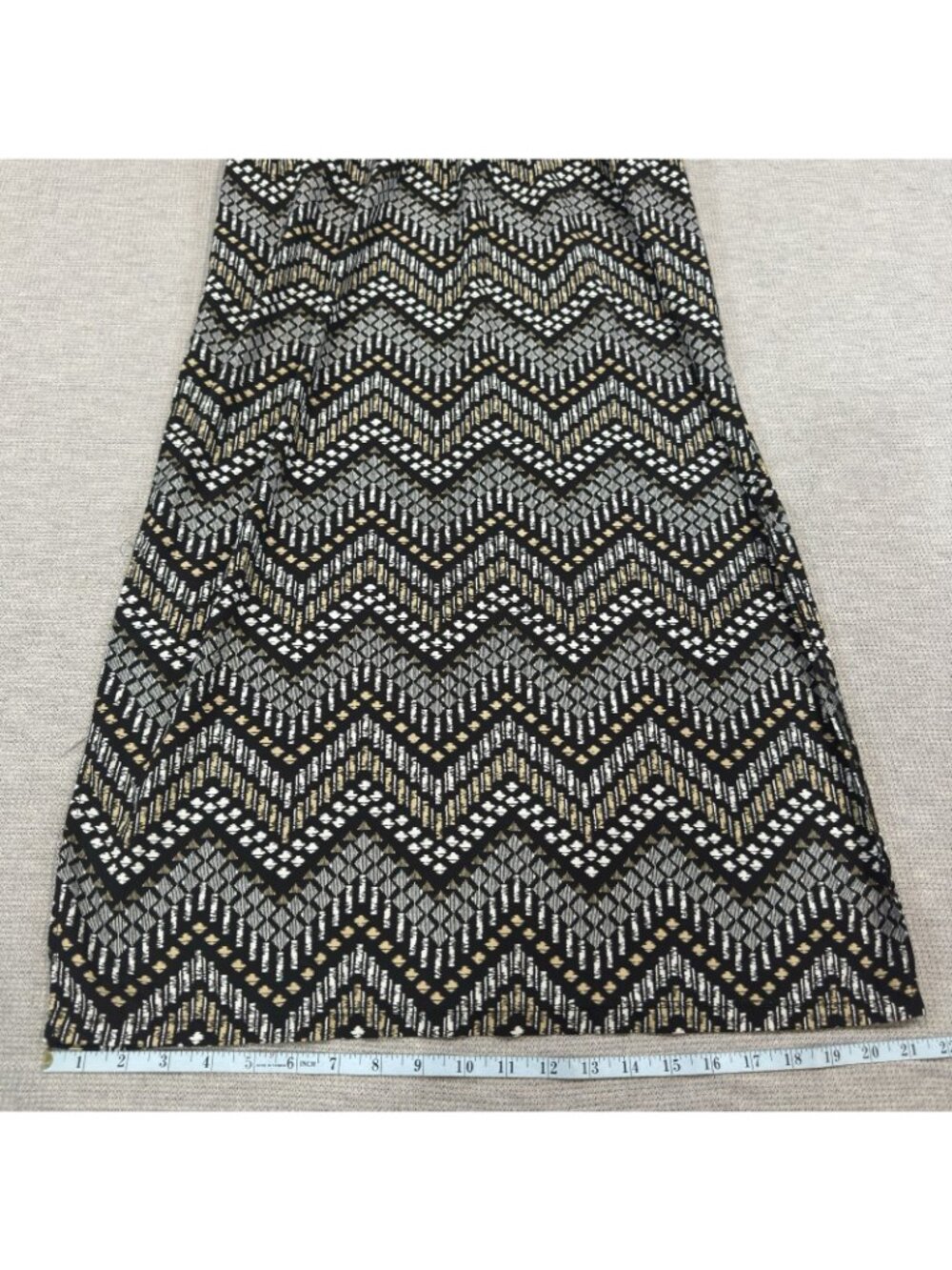 Discreet Maxi Skirt M Pull On Side Slits Elastic Waist Chevron Black Cream Tan - Picture 15 of 16